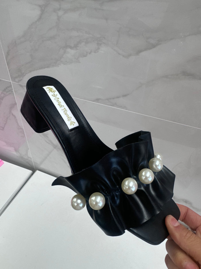 GRACE PEARL BLACK HEEL