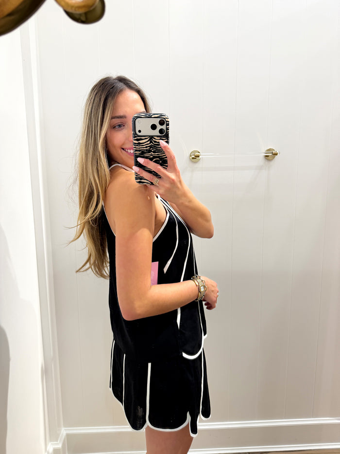 BLACK & WHITE SCALLOPED SET