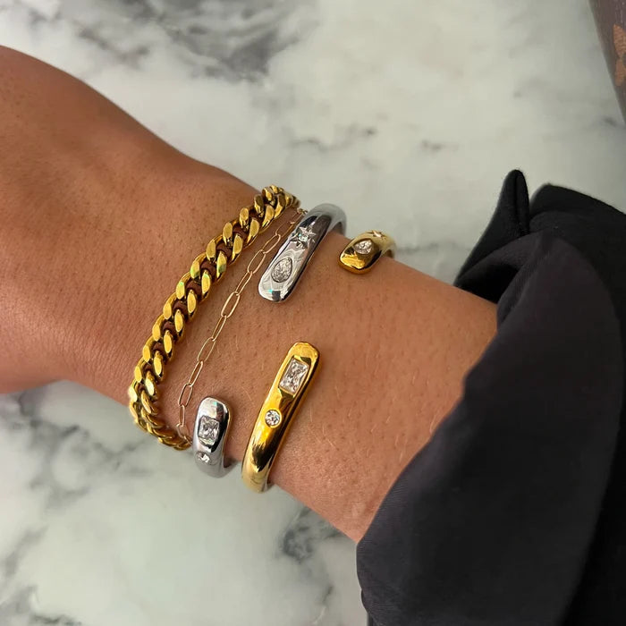 GOLD JORDAN BANGLE