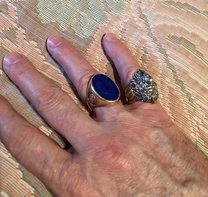 LionRIngFinger2Sm