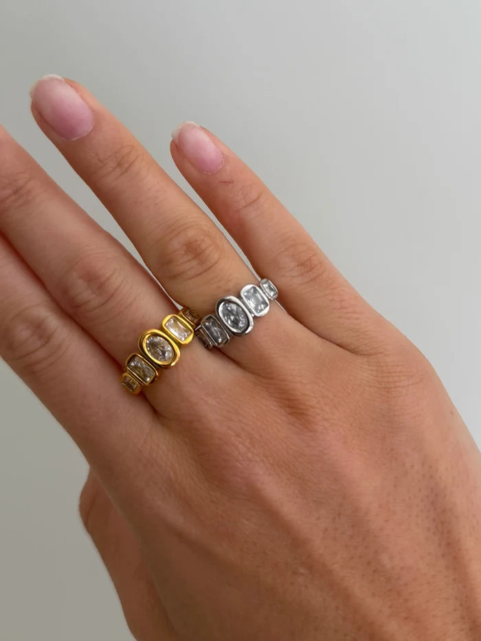 THE SILVER HAZEL RING