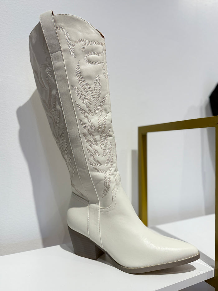 WHITE EMBROIDERED WESTERN BOOT