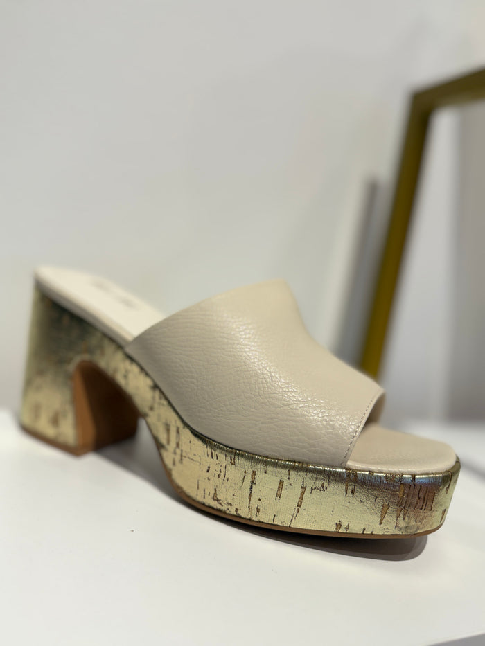 WHITE & GOLD PLATFORMS