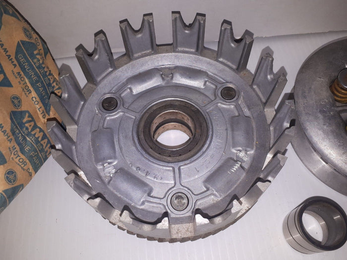 YAMAHA DT 250 DT400 CLUTCH ASSEMBLY 498-16301-00 ....1975-1976