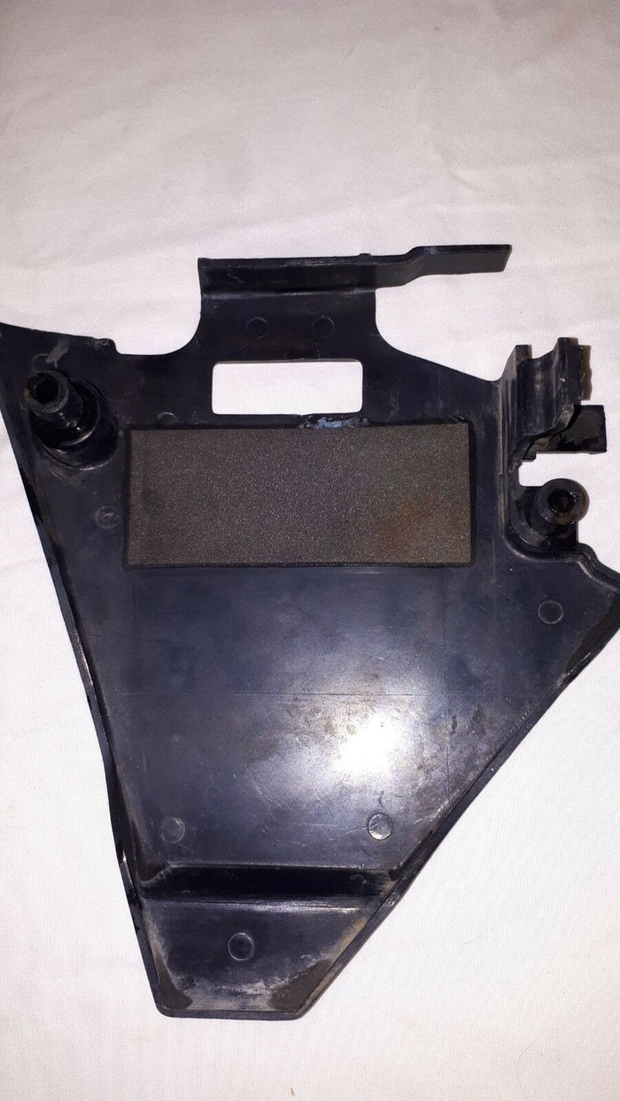 YAMAHA MAXIM 400 RIGHT SIDE PANEL